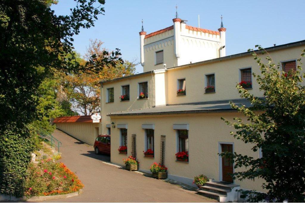 Berghotel Wilhelmsburg Bad Kosen Exterior foto