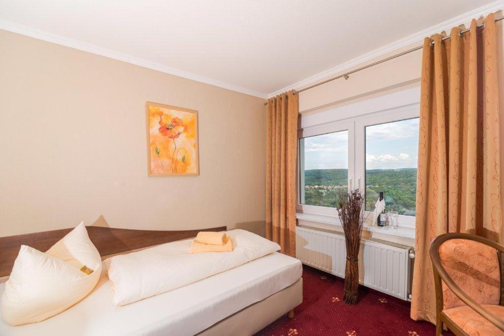 Berghotel Wilhelmsburg Bad Kosen Cameră foto