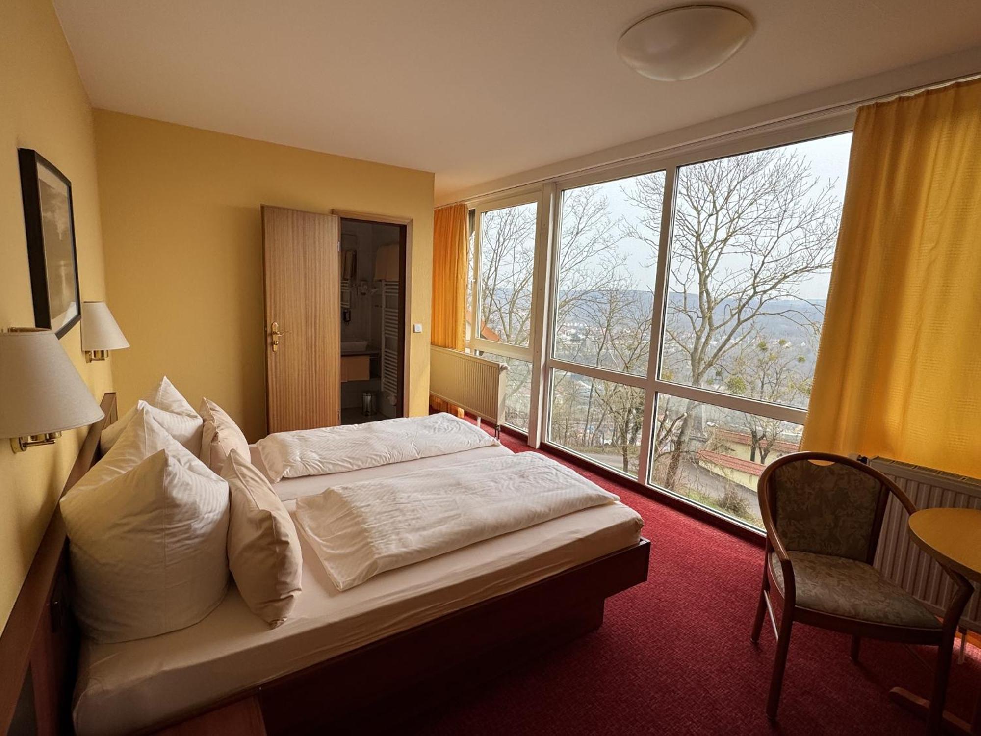 Berghotel Wilhelmsburg Bad Kosen Cameră foto