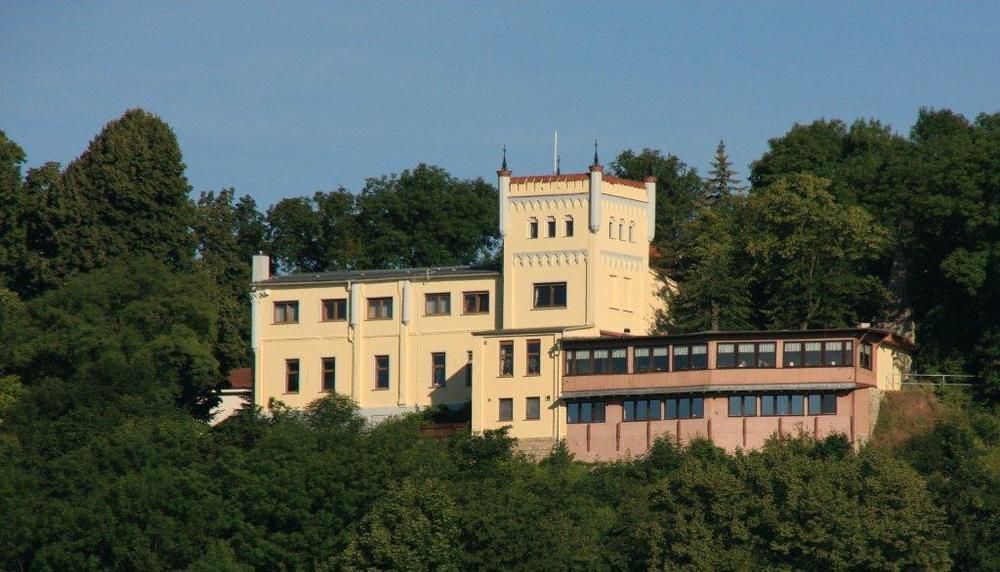 Berghotel Wilhelmsburg Bad Kosen Exterior foto